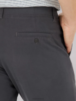 Lee Men Extreme Motion MVP Relaxed Fit Flat Front Pant Engineer Clothing 480T759 - Image 3