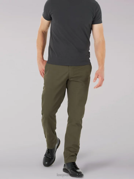 Lee Men Extreme Motion MVP Relaxed Fit Flat Front Pant Forest Clothing 480T754