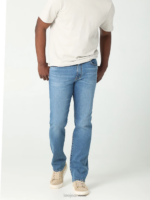 Lee Men Extreme Motion Regular Fit Straight Leg Jean Neeson Clothing 480T557