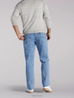 Lee Men Relaxed Fit Straight Leg Jeans Worn Light Clothing 480T567 - Image 2
