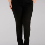 Lee Women Instantly Slims Relaxed Fit Straight Leg Jean Classic Fit (Plus) Black Clothing 480T97