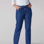 Lee Women Original Relaxed Fit Straight Leg Jeans (Plus) Premium Rinse Clothing 480T39