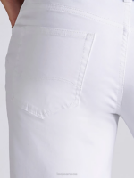 Lee Women Relaxed Fit Kathy Bermuda White Clothing 480T321 - Image 3
