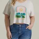 Lee Women Time to Wander Boyfriend Crop Graphic Tee (Plus) Lunar Rock Heather Clothing 480T379