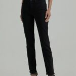 Lee Women Ultra Lux with Flex Motion Regular Fit Straight Leg Jean Black Clothing 480T70