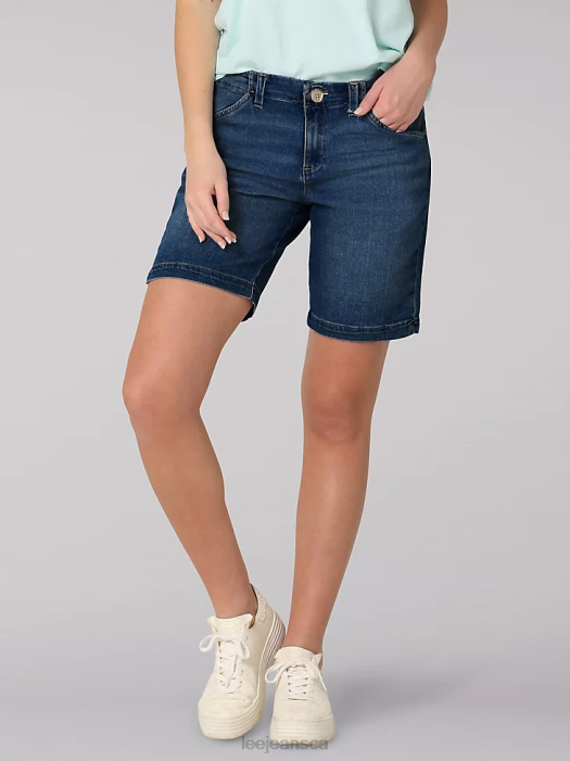 Lee Women Legendary Regular Fit Chino Bermuda Expedition Clothing 480T309 480T309 LEE Canada Featured Pieces LEE pants for women are the signatures of quality and durability
